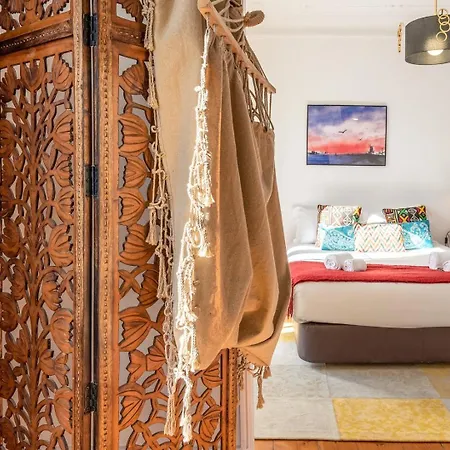 Guestready - Groovy Fanqueiros * Lissabon